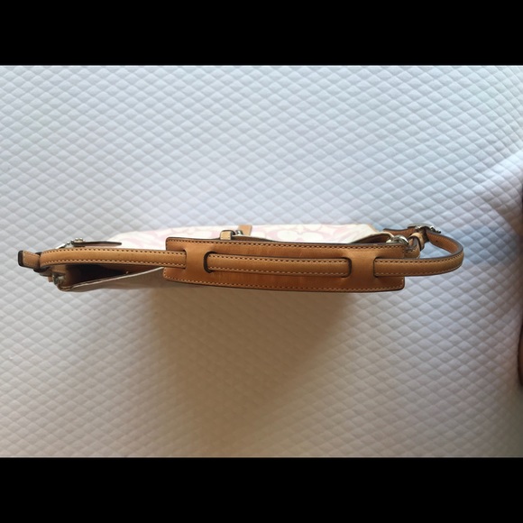 Coach purse - Picture 3 of 4